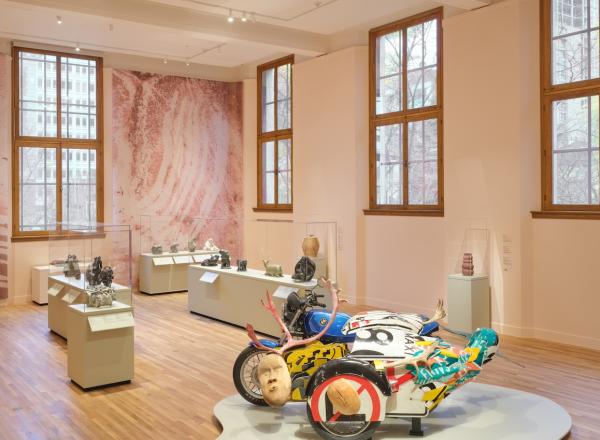 ᐆᒻᒪᖁᑎᒃ uummaqutik: essence of life at the Montreal Museum of Fine Arts. Photo MMFA, Jean-François Brière