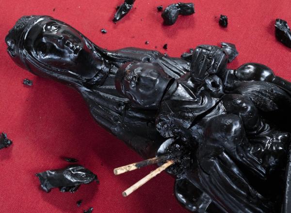 Theaster Gates, Black Madonna, 2017. Bronze and tar, 58 x 26 x 21 in. 